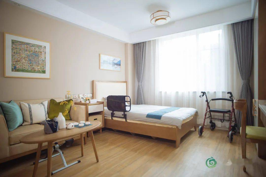 社科院《互联网适老化研究》：为什么老年人谨小慎微还是容易被骗？