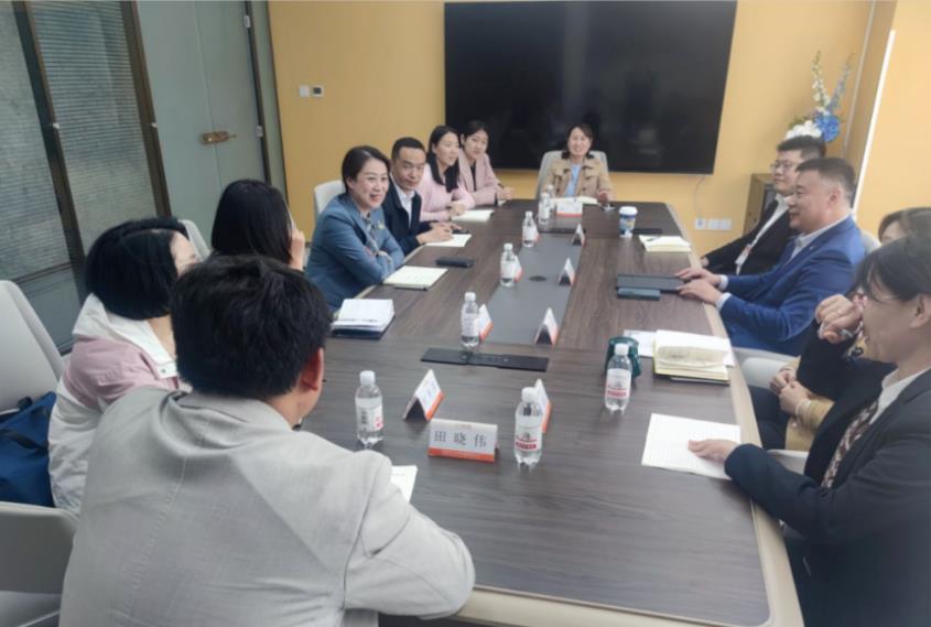 山东健康集团服务运营公司总经理鲁彧一行来阳光佳苑养老集团学习交流